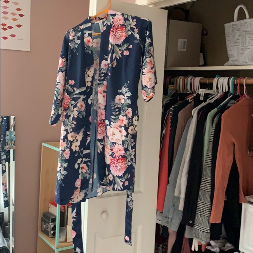 Brand New Flora Nikrooz Silk Robe